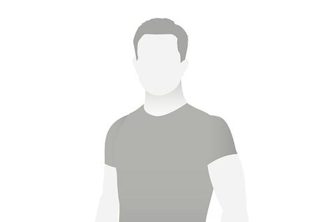 Silhouettenhafte Darstellung eines Mannes in einem grauen T-Shirt auf einem wei&szlig;en Hintergrund.